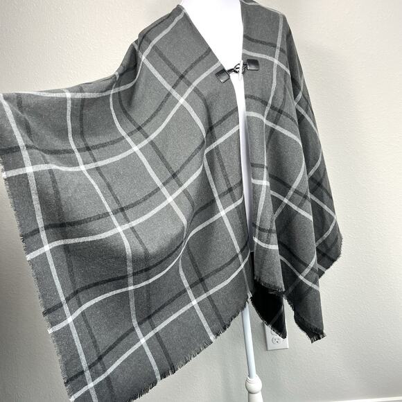 Calvin Klein Womens Poncho Shawl Wrap Gray Plaid Wool Blend Oversized Fringe OS - Picture 4 of 9